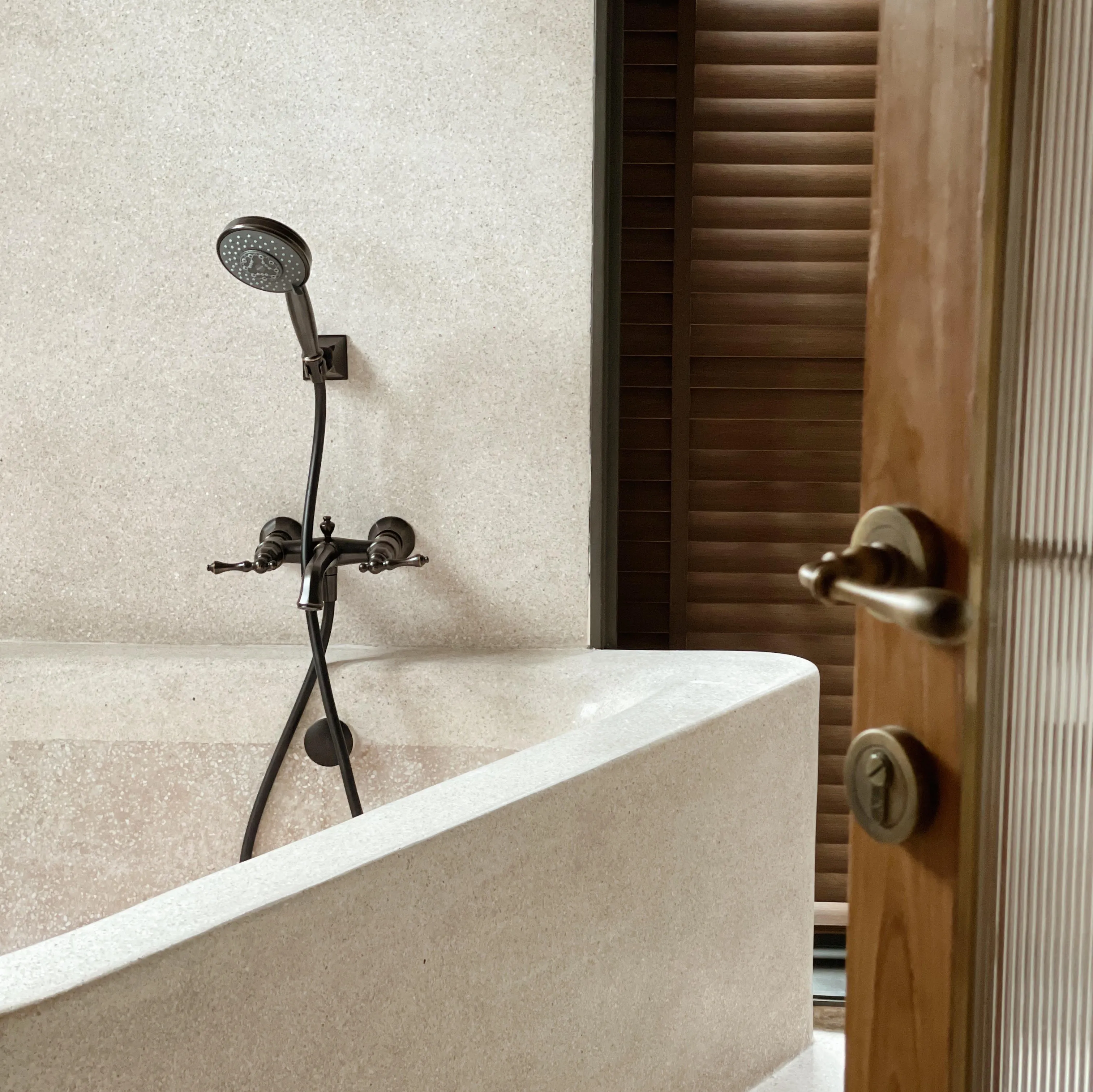 Bronze Room | King Bed | 28 SQM